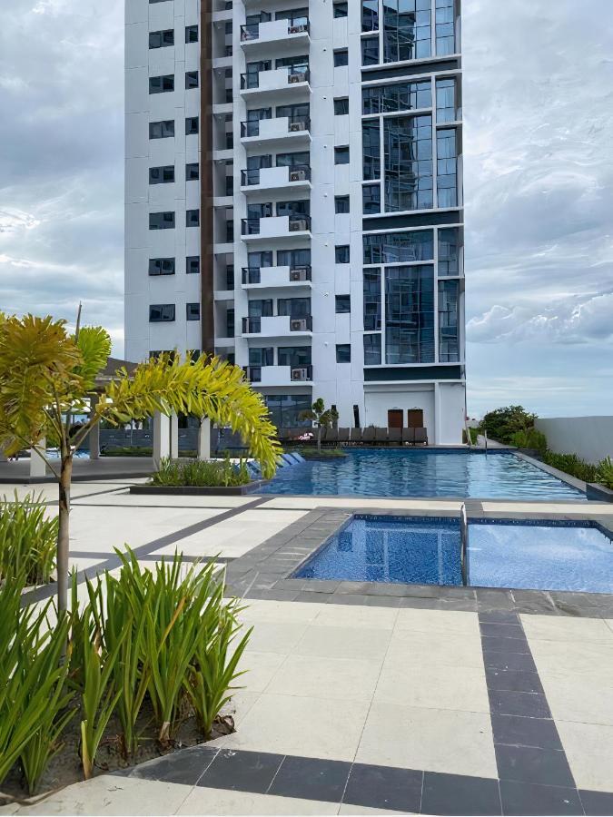 Apartamento Mactan Newtown One Manchester Palace *
