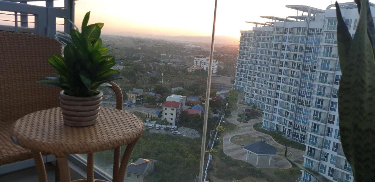 Mactan Newtown With Sun Set And Garden View Aparthotel