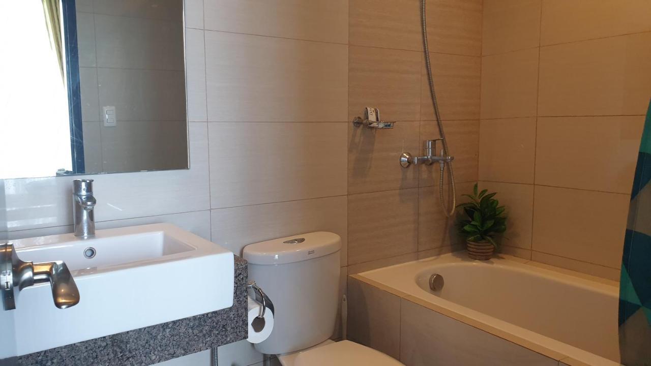 Aparthotel Mactan Newtown With Sun Set And Garden View Cebu