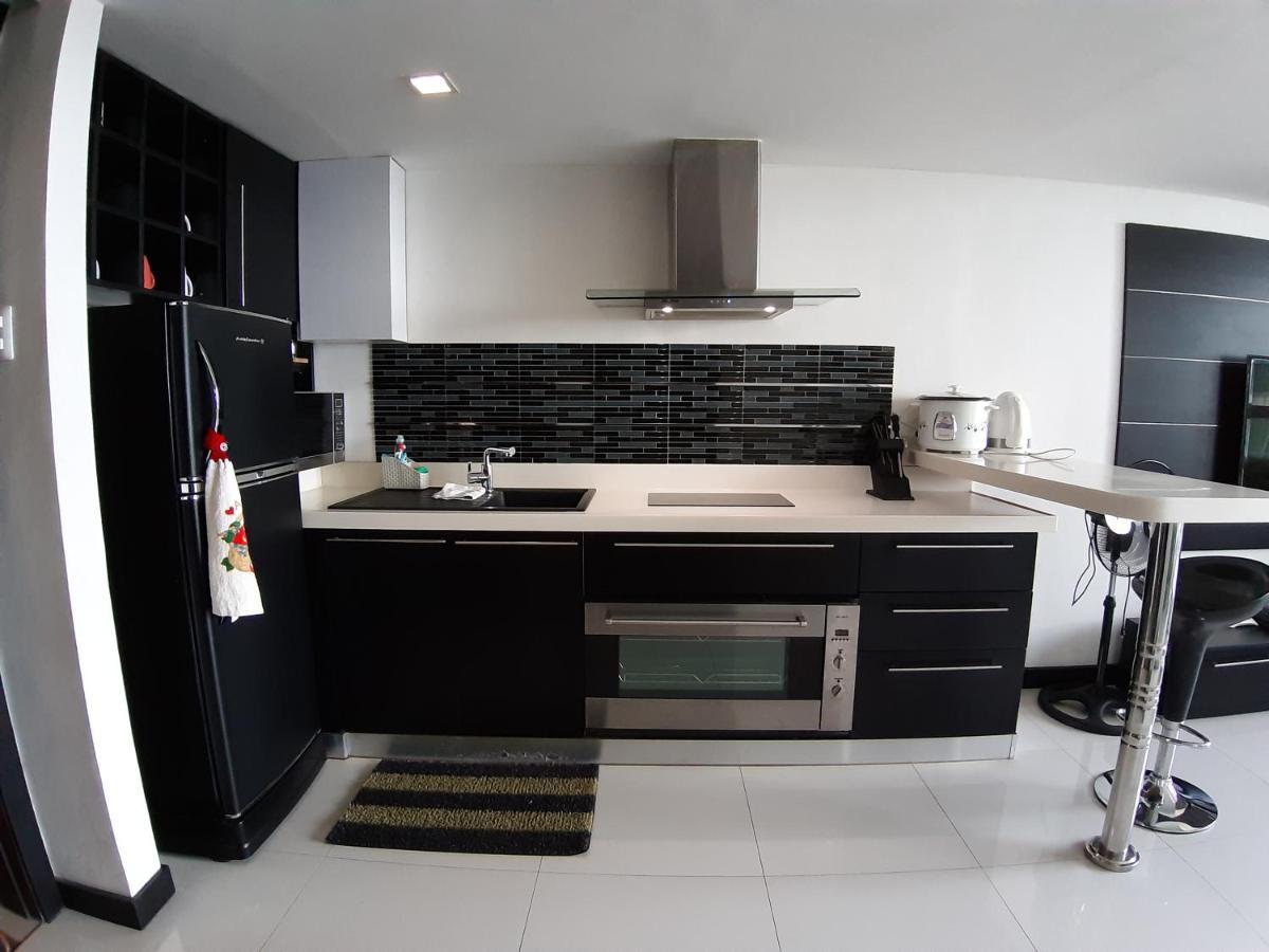 Huge Lofts By P&j Apartment Cebu