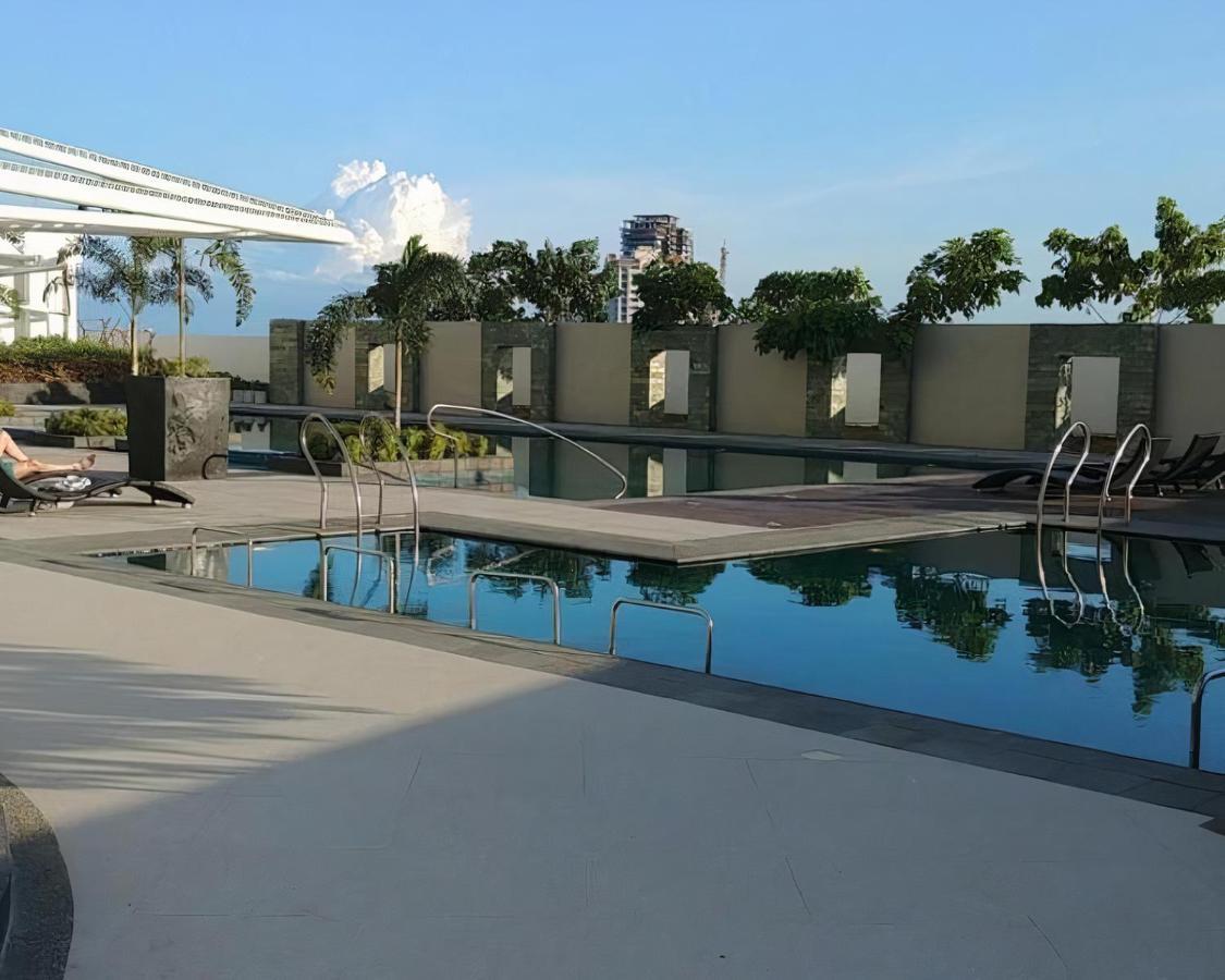 Mactan Newtown Seaview At One Pacific Apartment