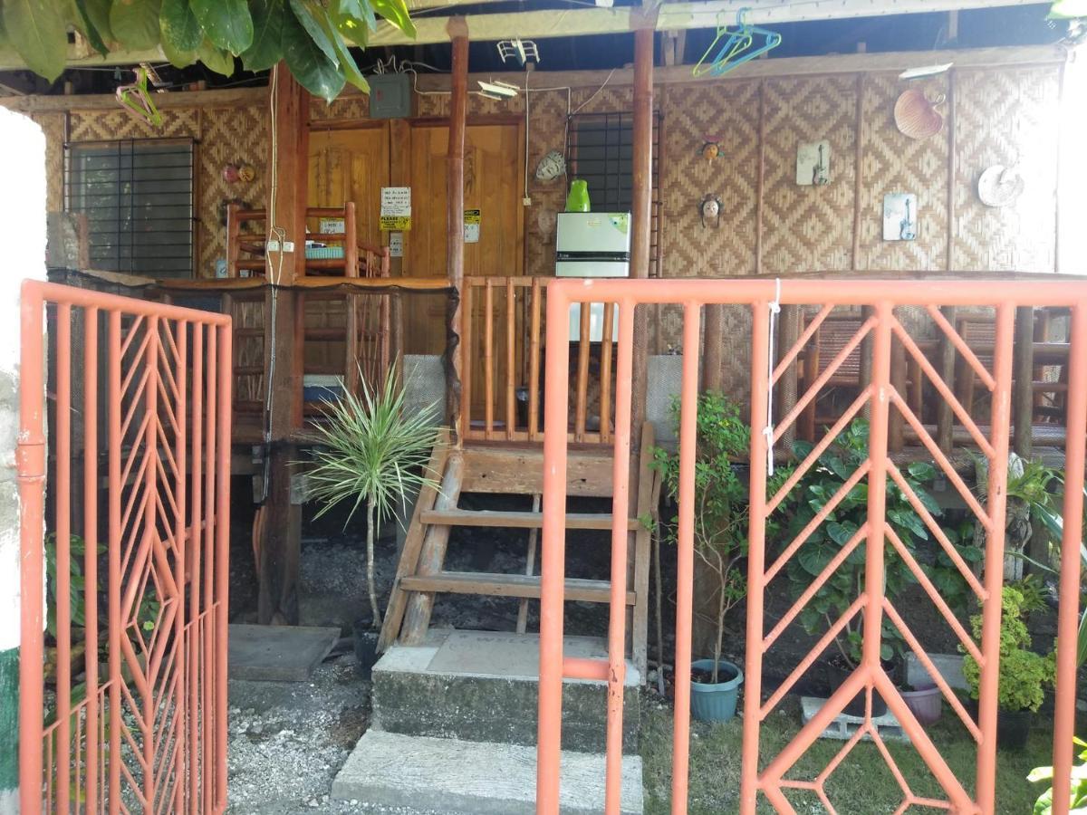Hostel Titanic's Nipa Hut