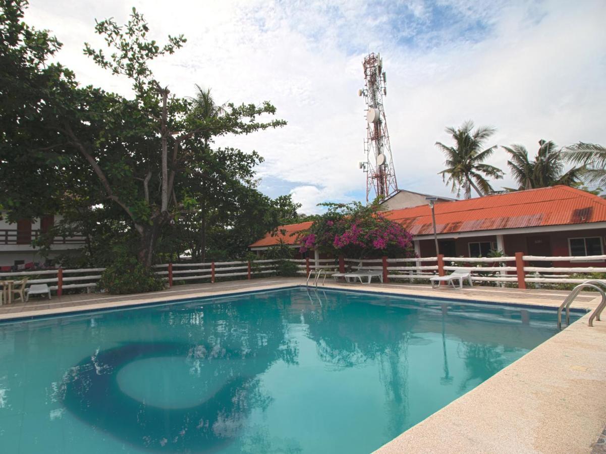 Oyo 853 Beach And Dive Hotel 3*