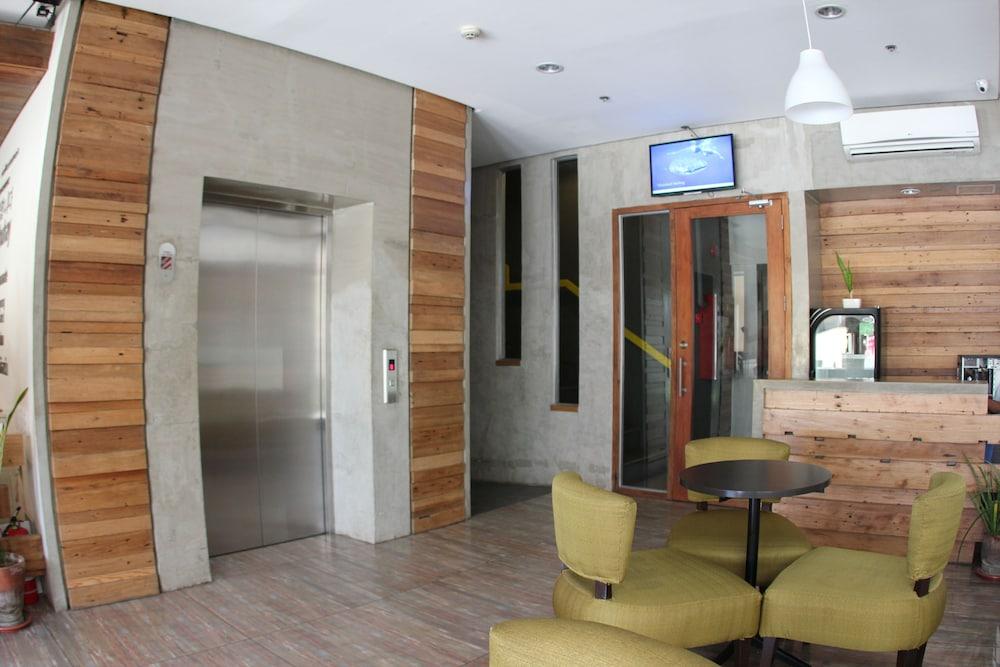 R Mabolo Hotel 3*