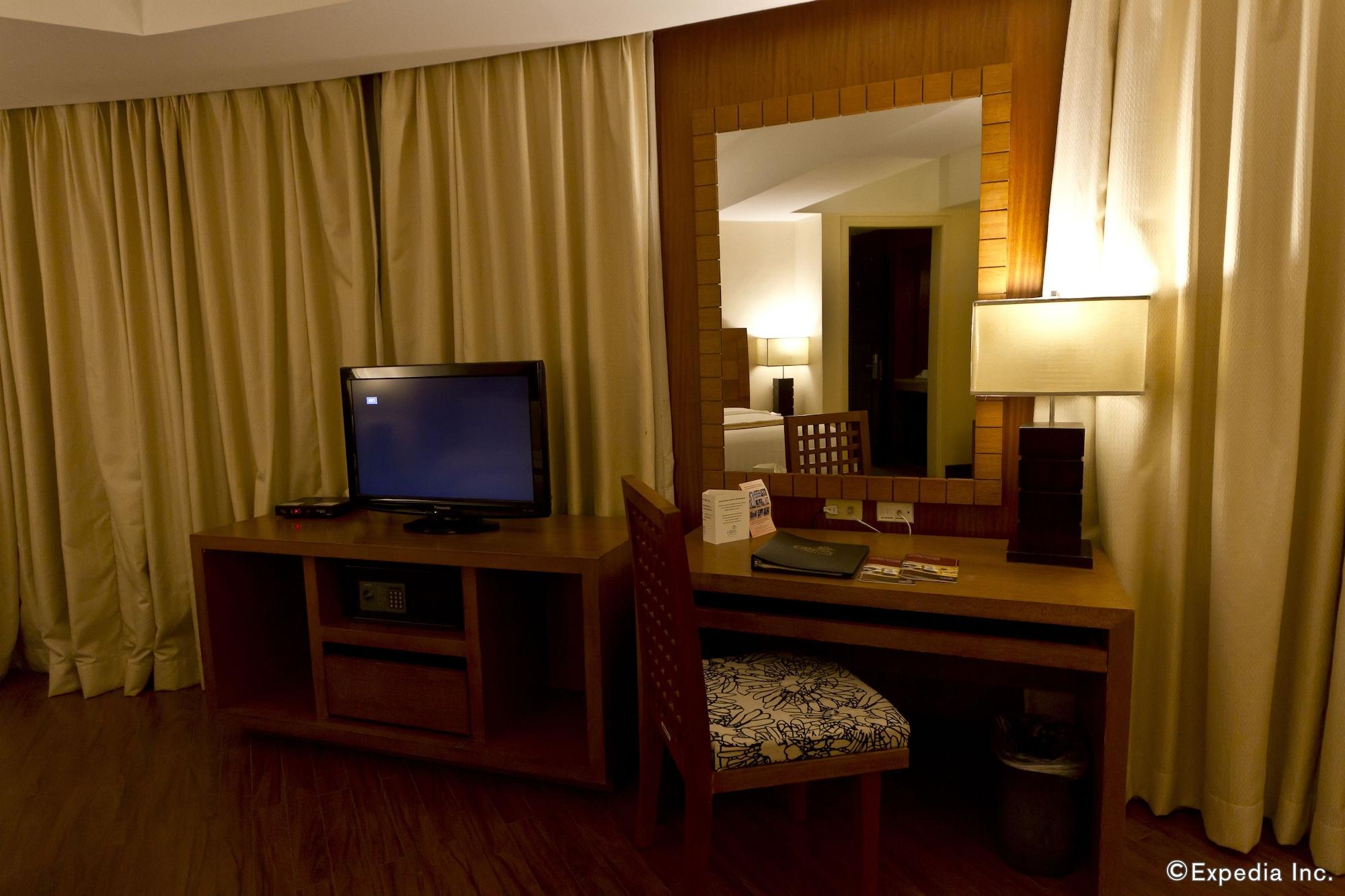 Crown Regency & Towers Hotel