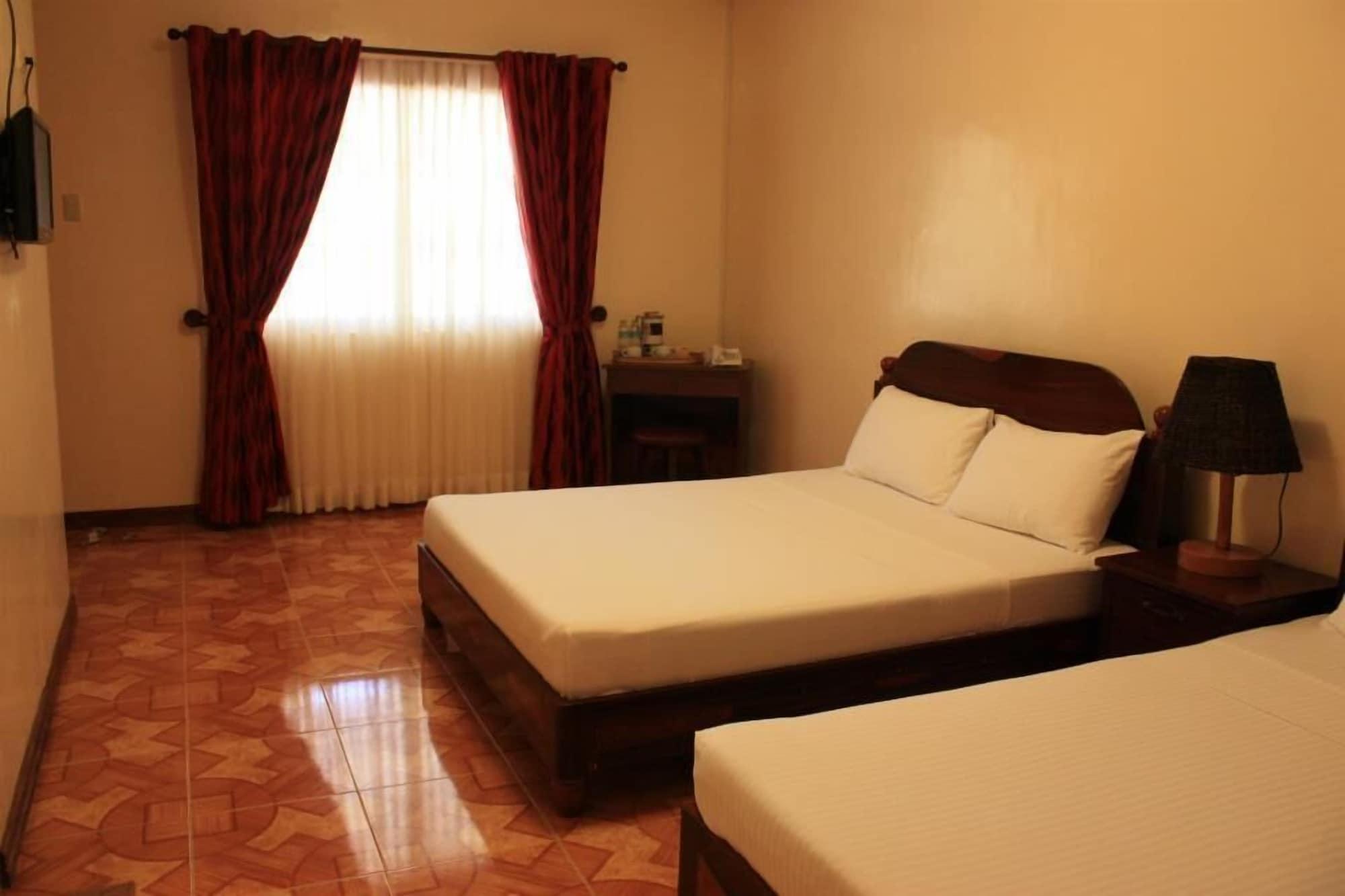 Hotel Hagnaya And Restaurant 3*