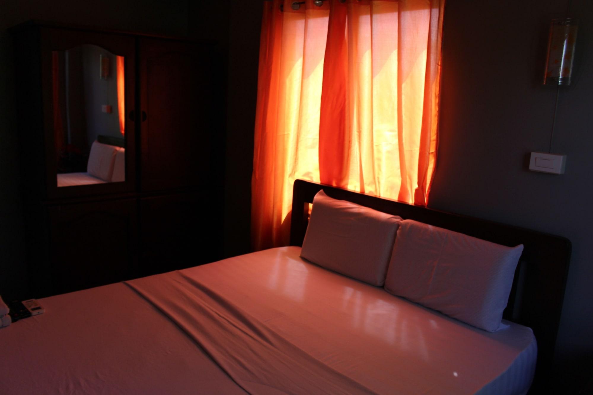 Europa Basak Philippines Hotel 3*