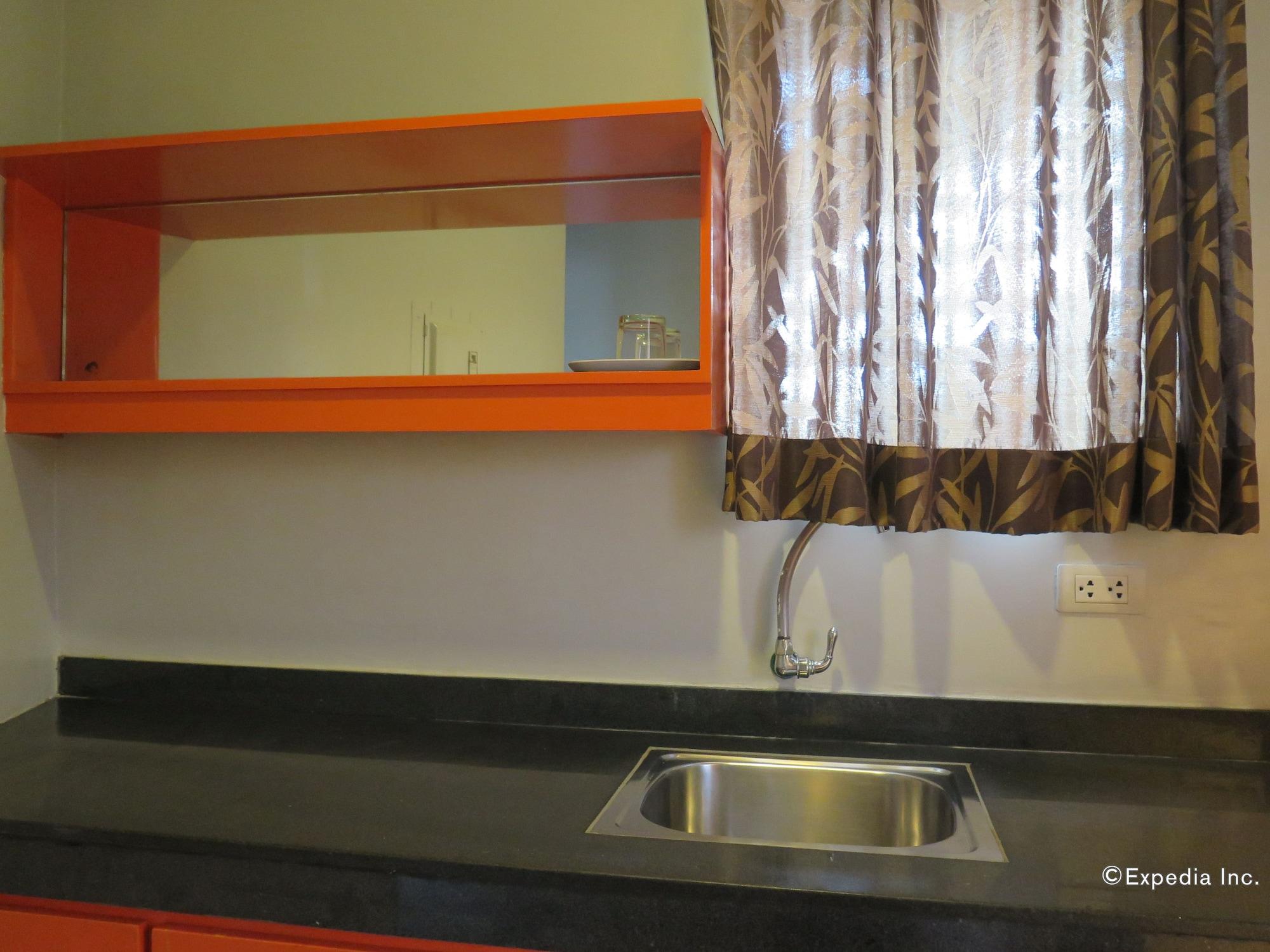 Cinfandel 3* Mandaue City