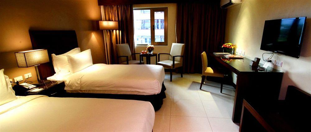 Mandarin Plaza Hotel