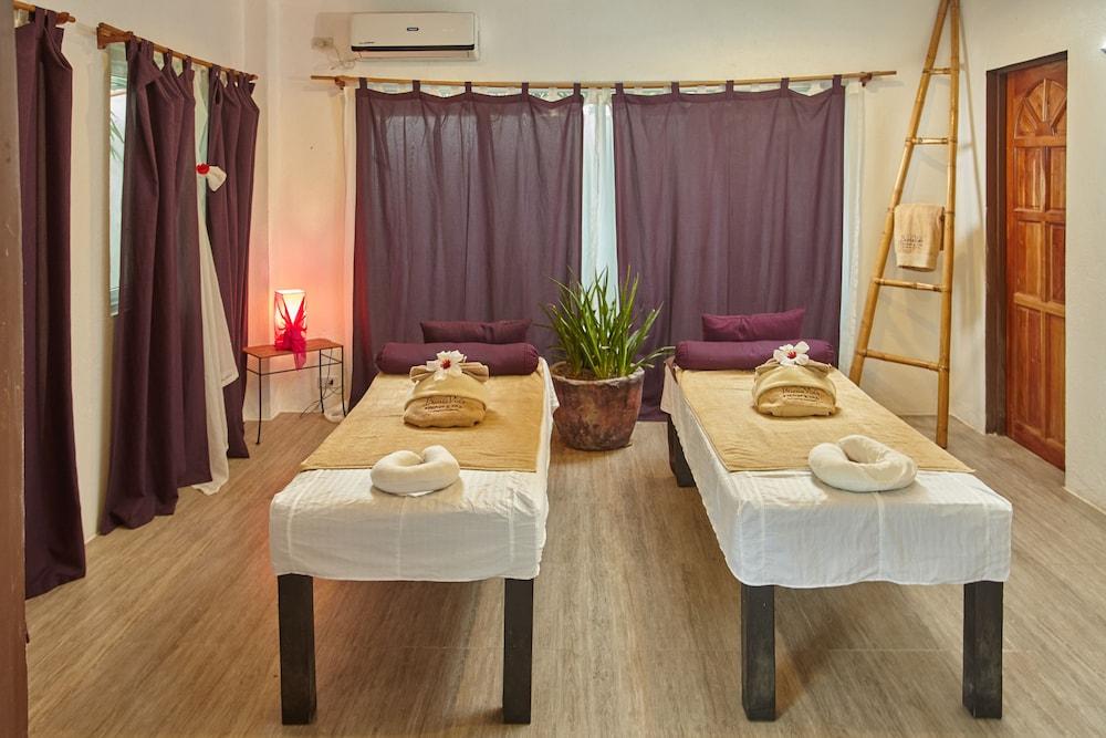 Hotel Buena Vida And 3*