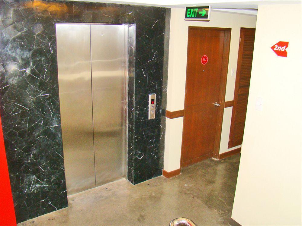 bahay-panuluyan Express Mactan 2*