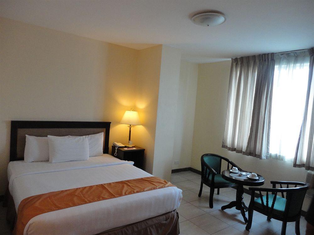 Oyo 187 The Maxwell 3* Cebu