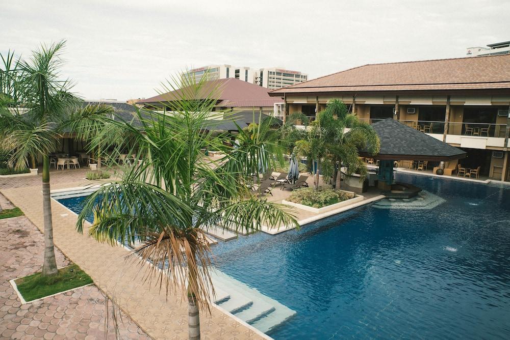 Westown Lagoon - South Wing
