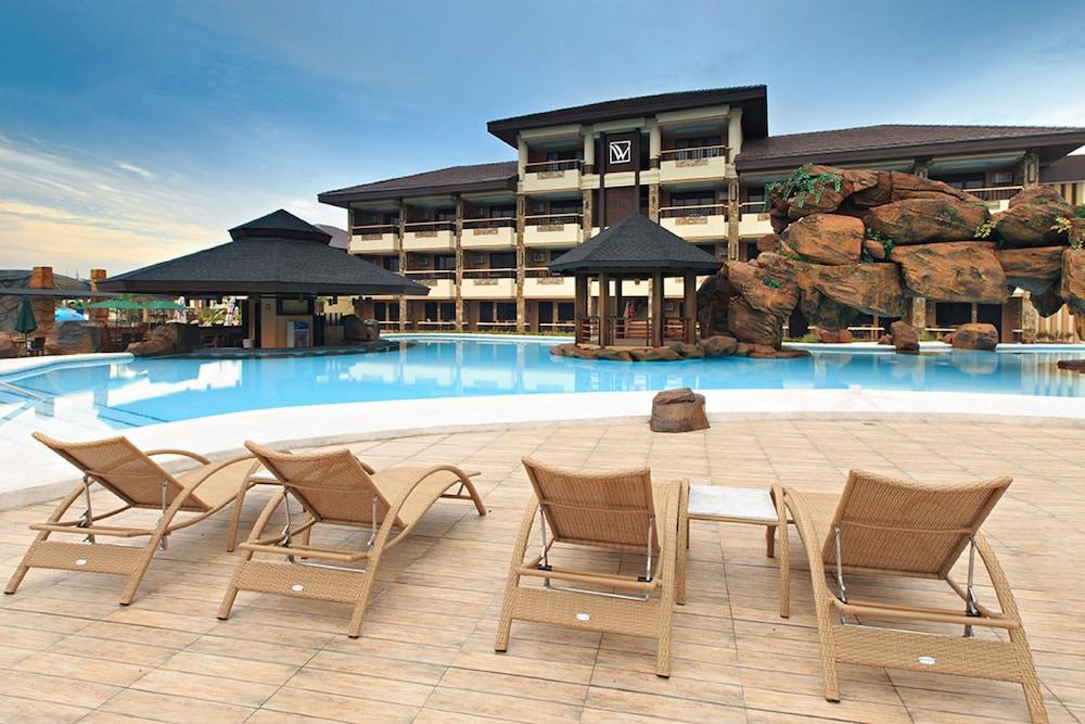 Westown Lagoon - South Wing Resort Cebu
