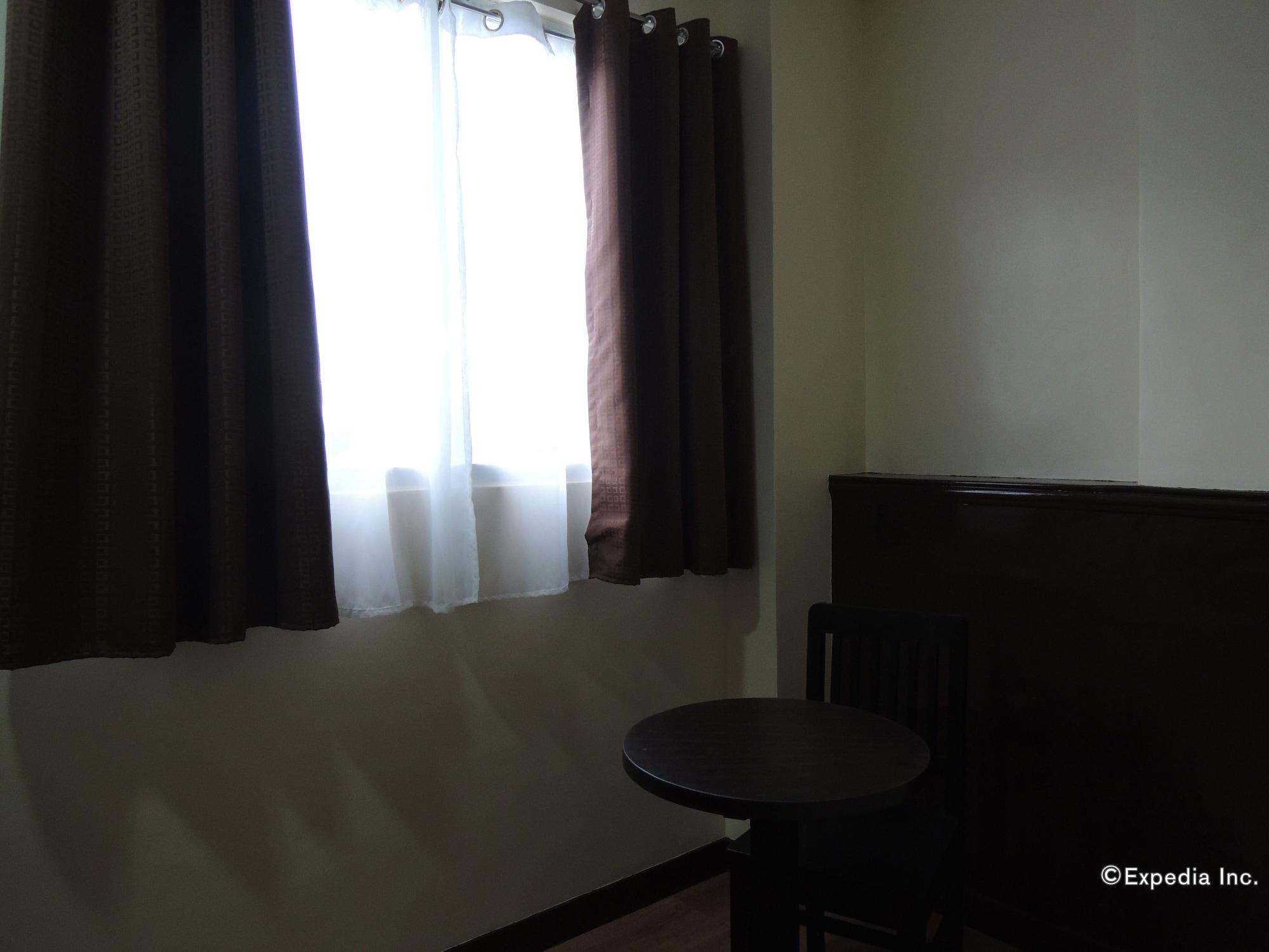 Days Cebu - 3*