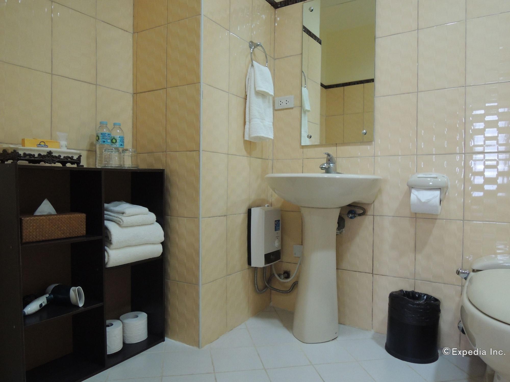 Days Cebu - 3*