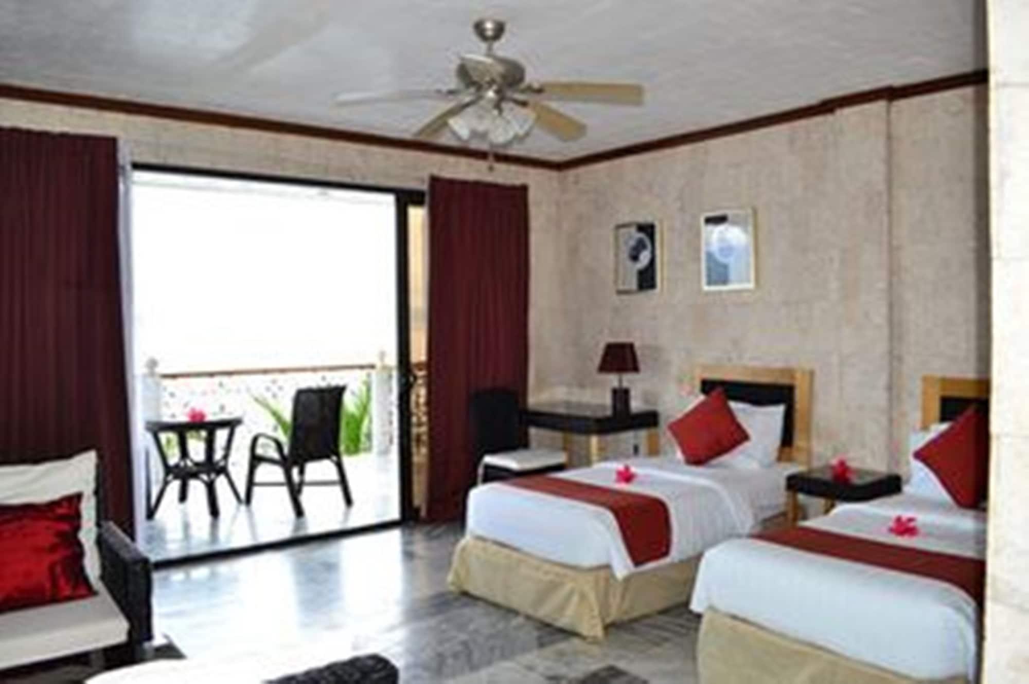 Eden Resort 3*