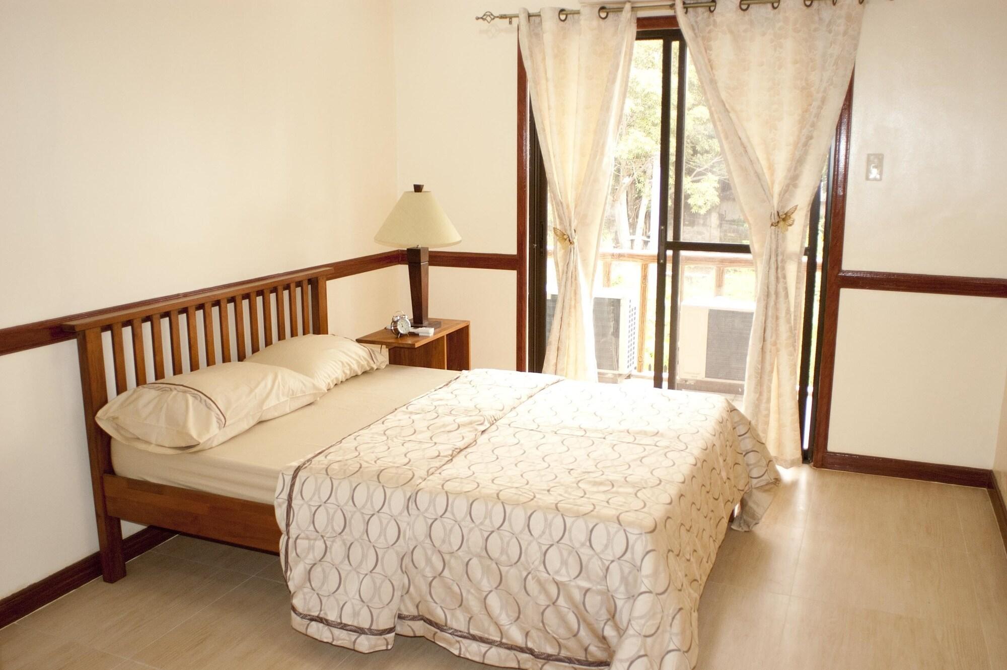Punta House 2*