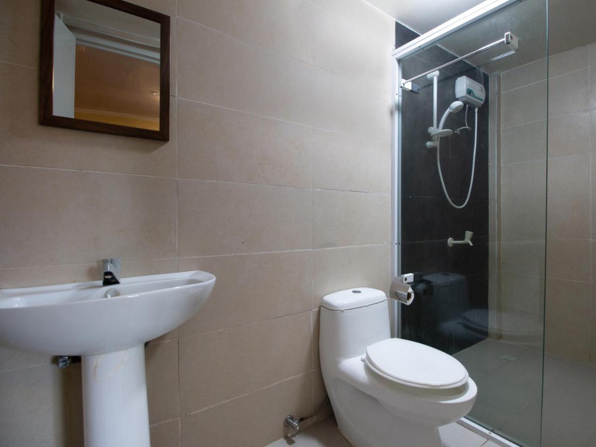 Oyo 853 Beach And Dive Hotel Logon
