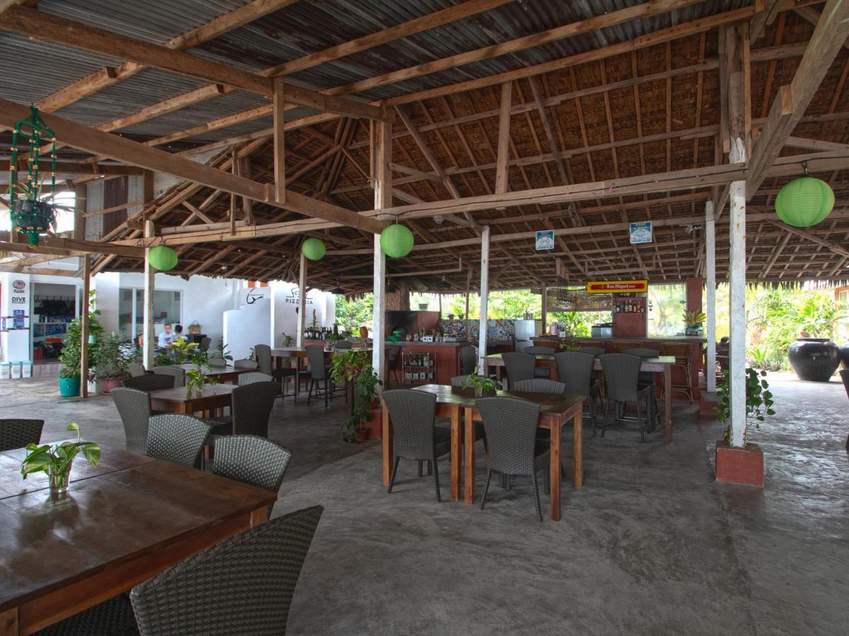 Oyo 853 Beach And Dive Hotel