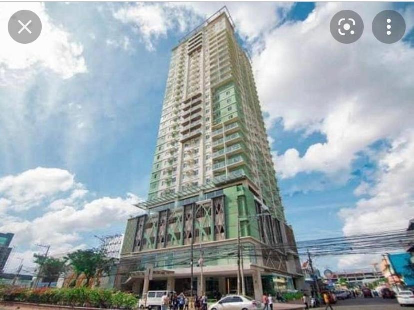 Sunvida Across Sm W/ Wifi And View Apartment Cebu