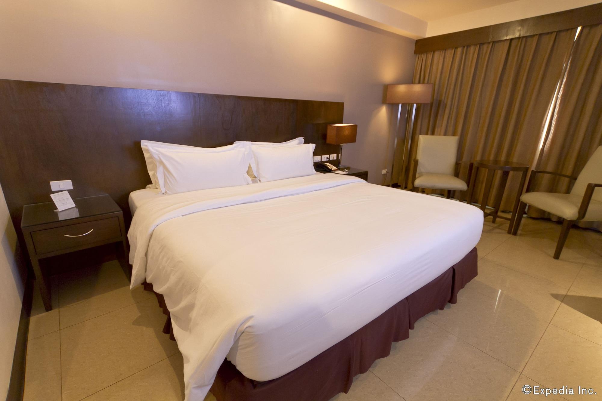 Mandarin Plaza Hotel