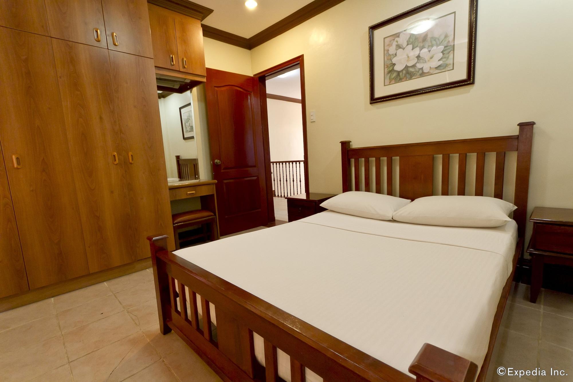 Crown Regency Mactan Hotel Lapu-Lapu City
