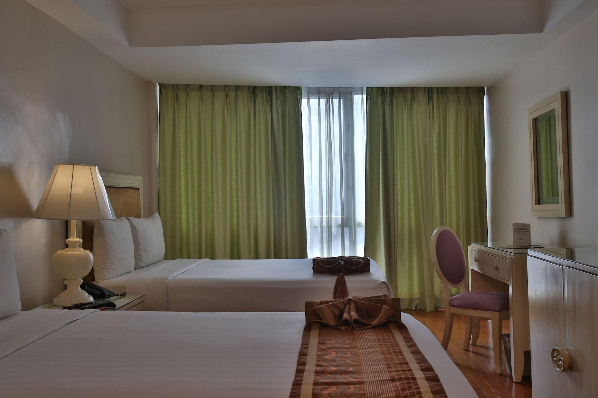 Crown Regency & Towers Hotel 4*