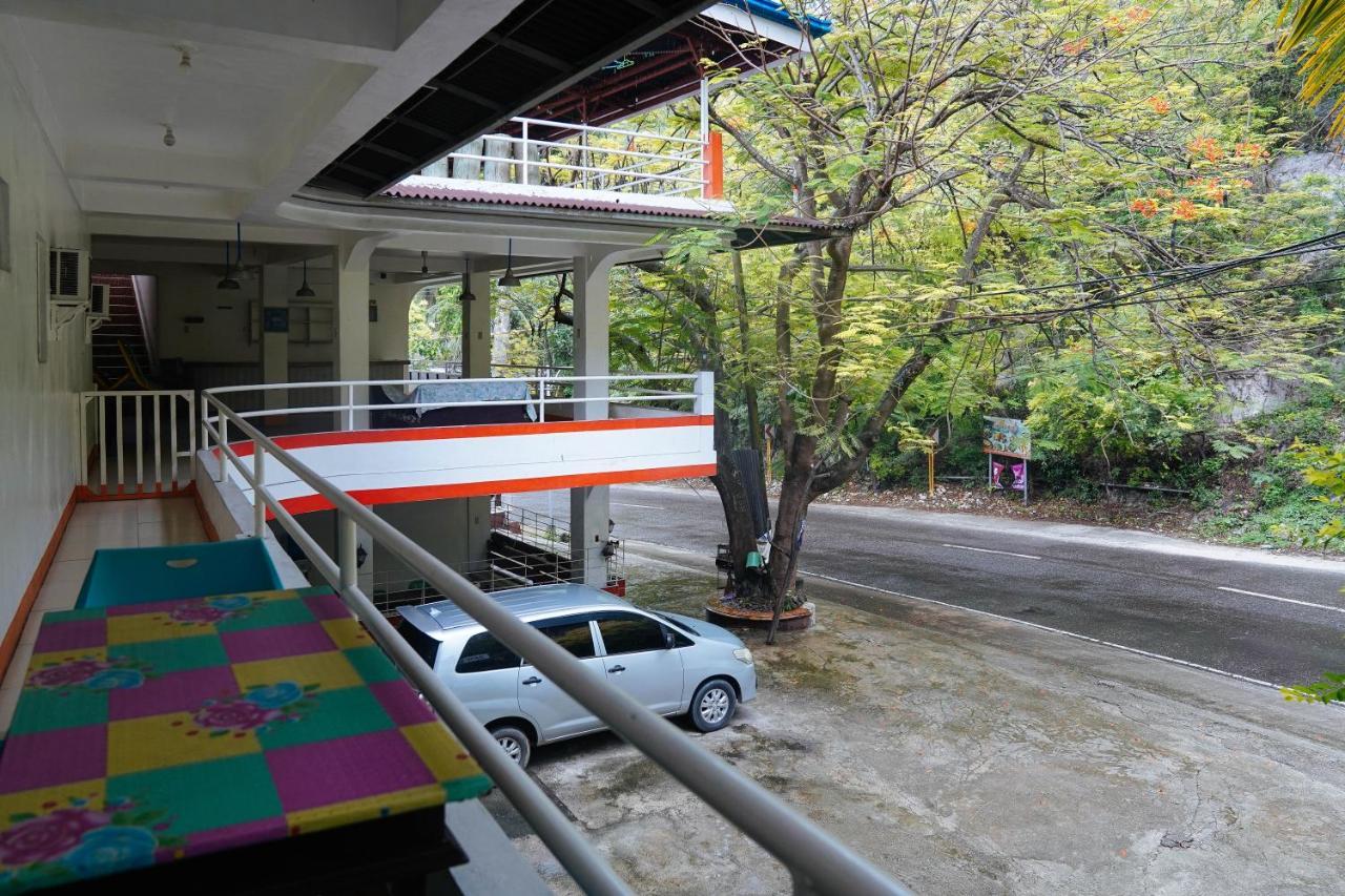 C Star Travellers Hotel