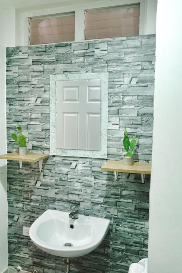 Ania Aparthotel *