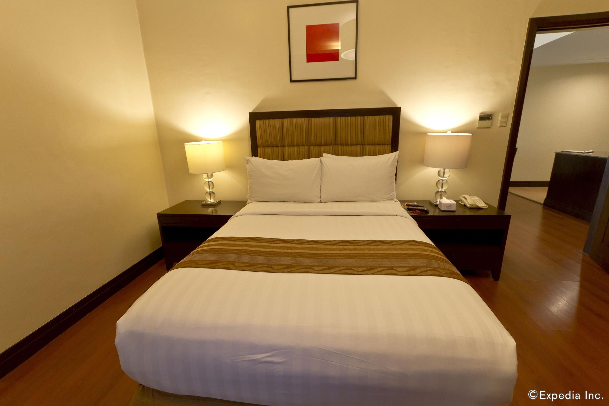 Crown Regency & Towers 4* Cebu