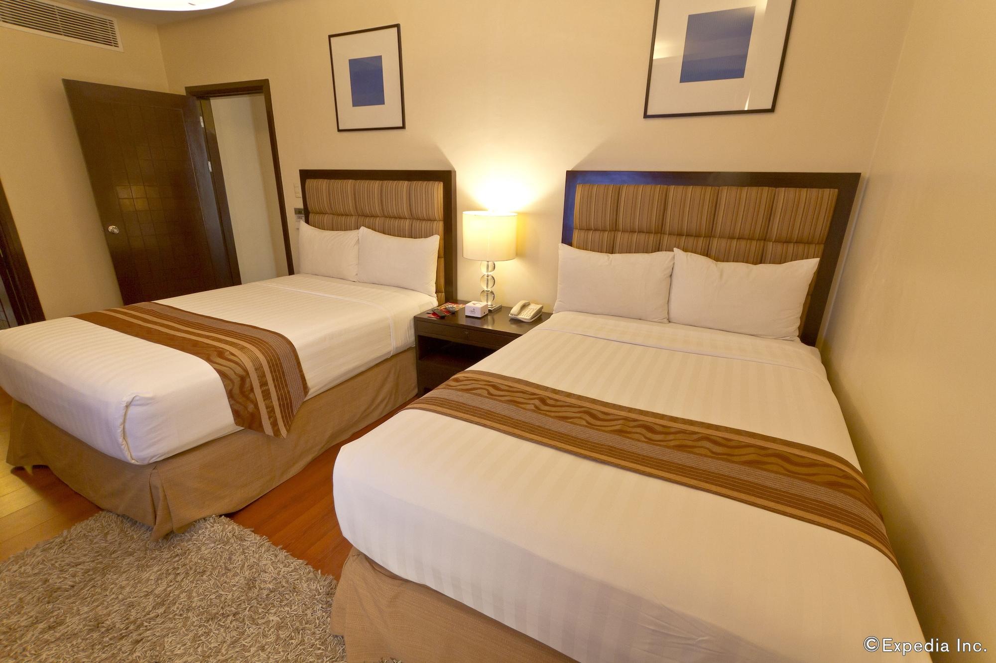 Hotel Crown Regency & Towers 4*