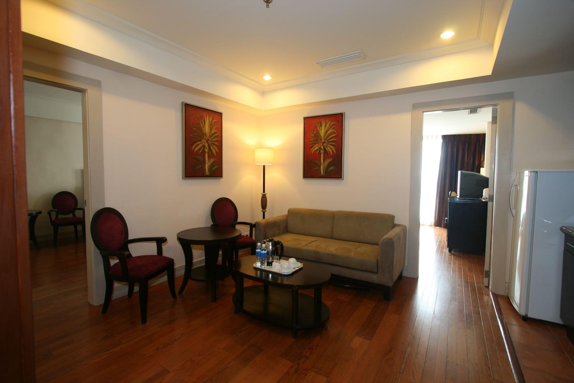 Hotel Crown Regency & Towers