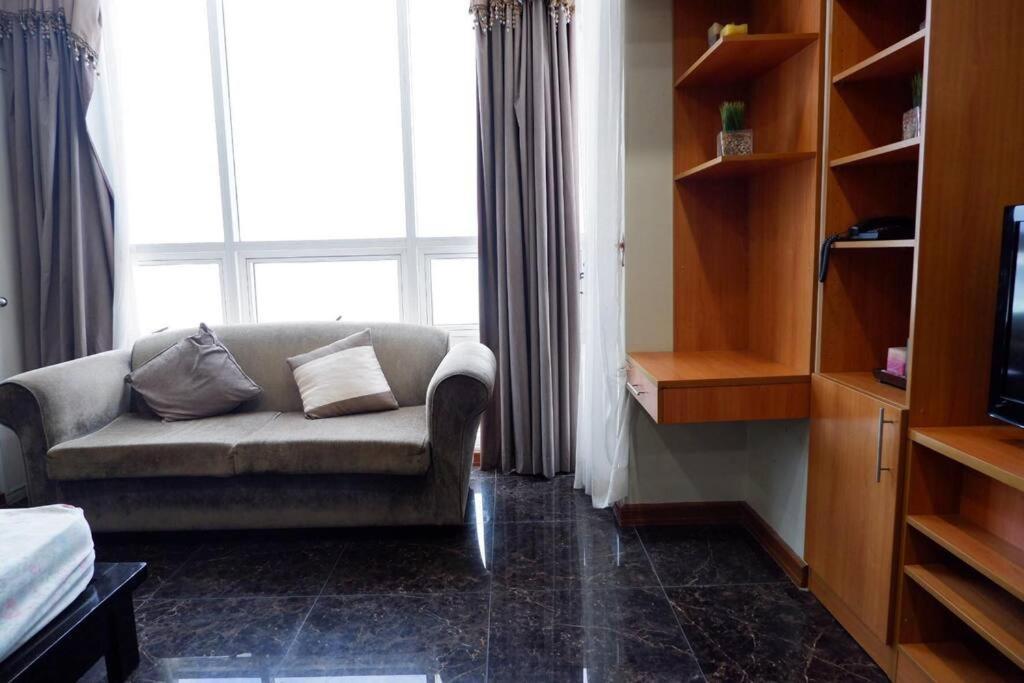 Lower Penthouse Club Ultima Residences Tower 3 Apartment *