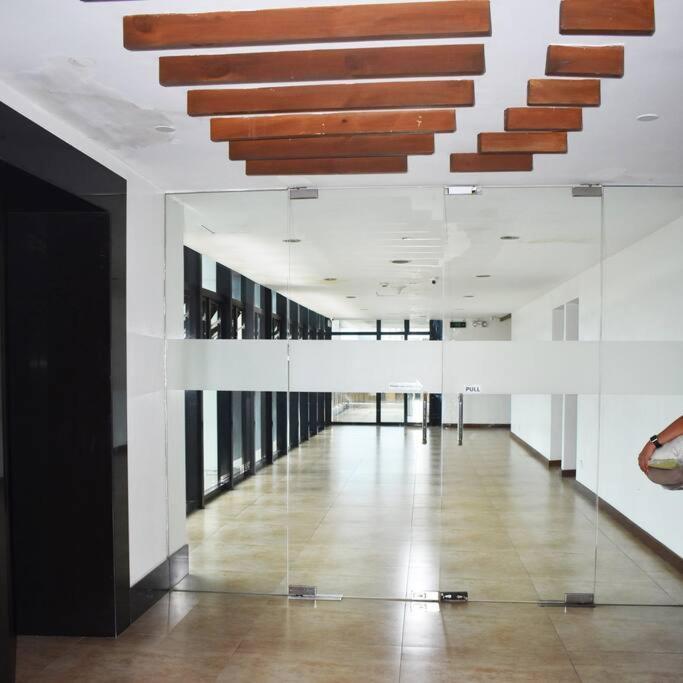 Spacious 1br 44sqm Unit Near Ayala Mall Apartment *
