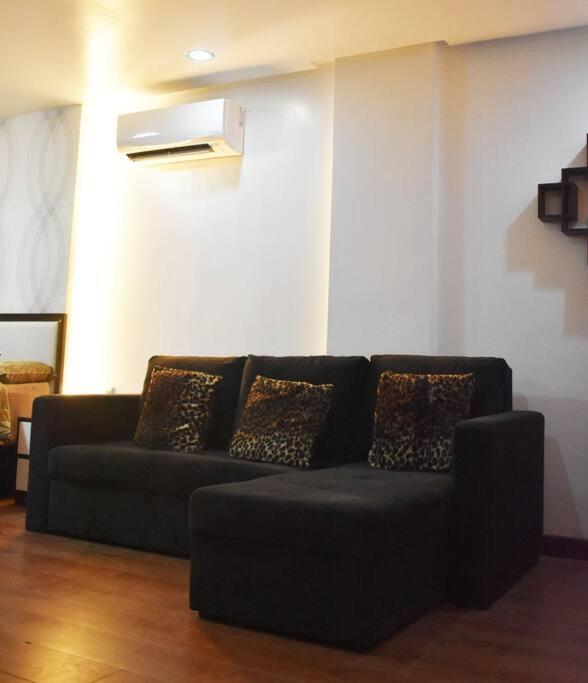 Spacious 1br 44sqm Unit Near Ayala Mall