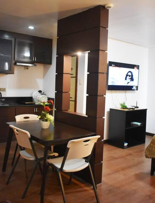 Spacious 1br 44sqm Unit Near Ayala Mall Apartment