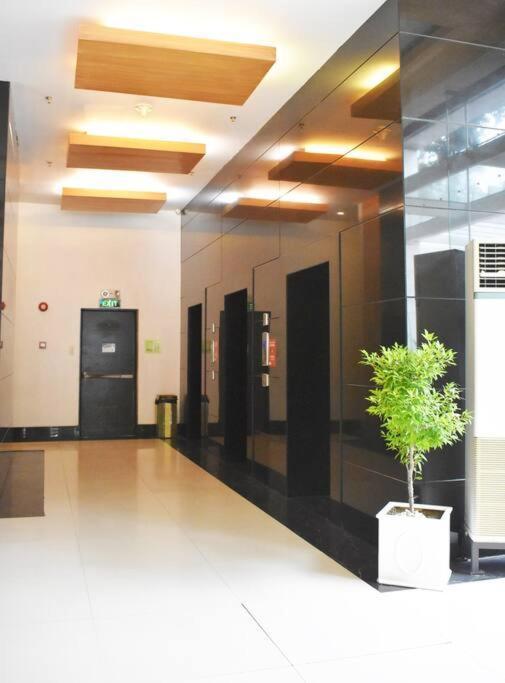 Spacious 1br 44sqm Unit Near Ayala Mall Apartment