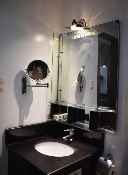 Spacious 1br 44sqm Unit Near Ayala Mall