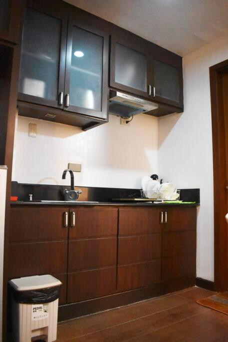 Apartment Spacious 1br 44sqm Unit Near Ayala Mall *