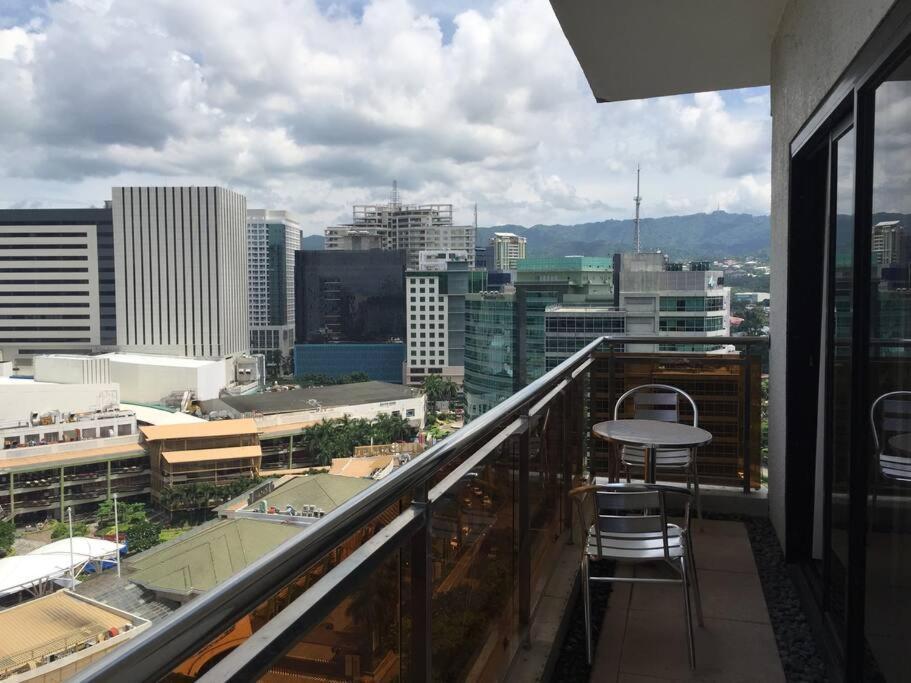 Apartment Spacious 1br 44sqm Unit Near Ayala Mall