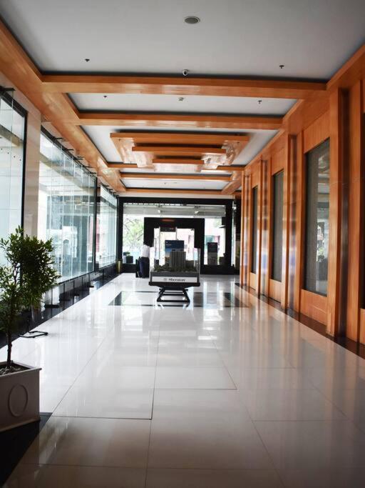 Apartment Spacious 1br 44sqm Unit Near Ayala Mall