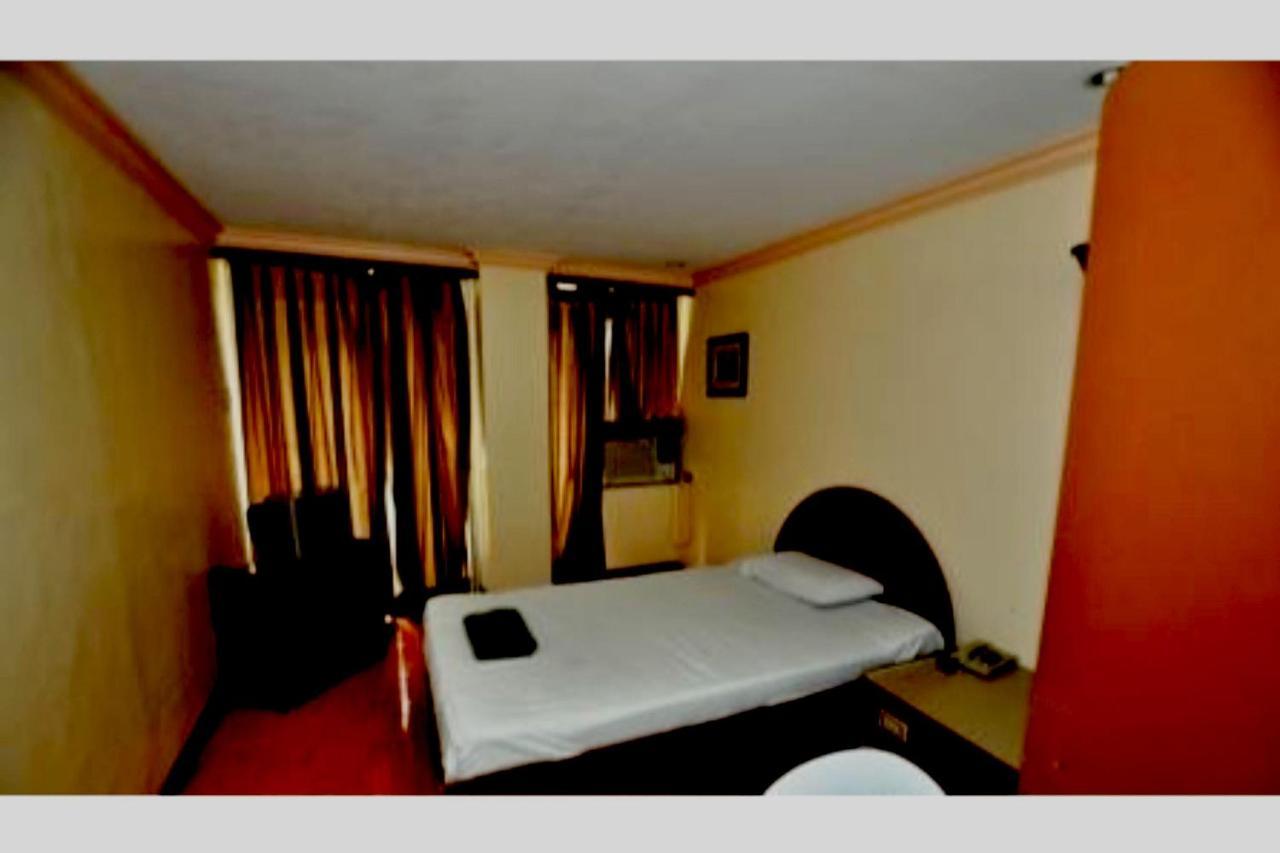 Hotel Oyo 672 Capitol Tourist 2*