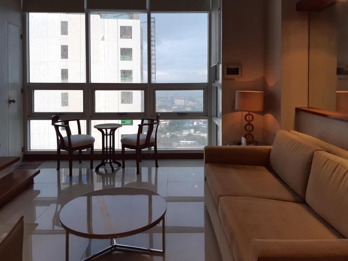 Apartment Huge Lofts By P&j Cebu