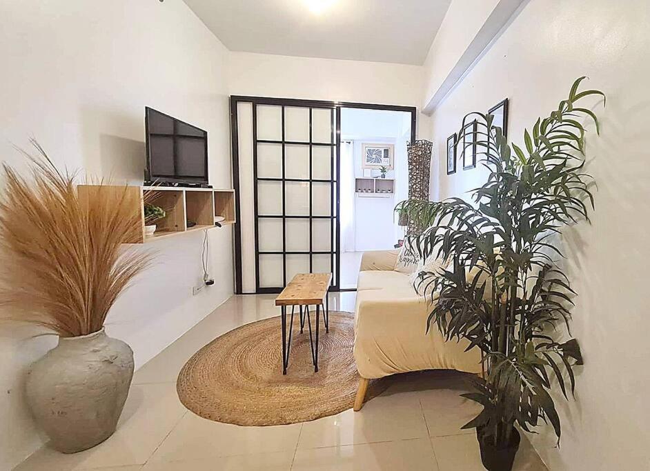 Apartment New Luxury With Pool And Netflix Near Airport Marigondon (Cebu)