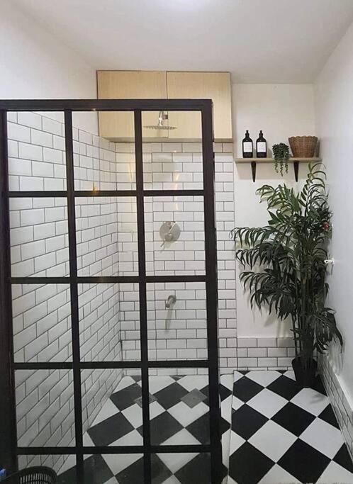 New Luxury With Pool And Netflix Near Airport *