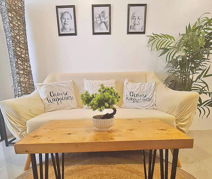 New Luxury With Pool And Netflix Near Airport Apartment