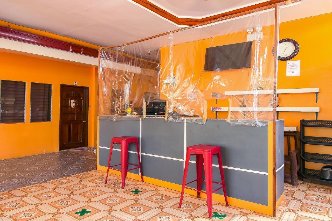 Oyo 770 J5 & Restobar Hotel