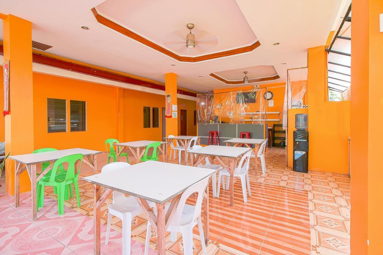 Hotel Oyo 770 J5 & Restobar