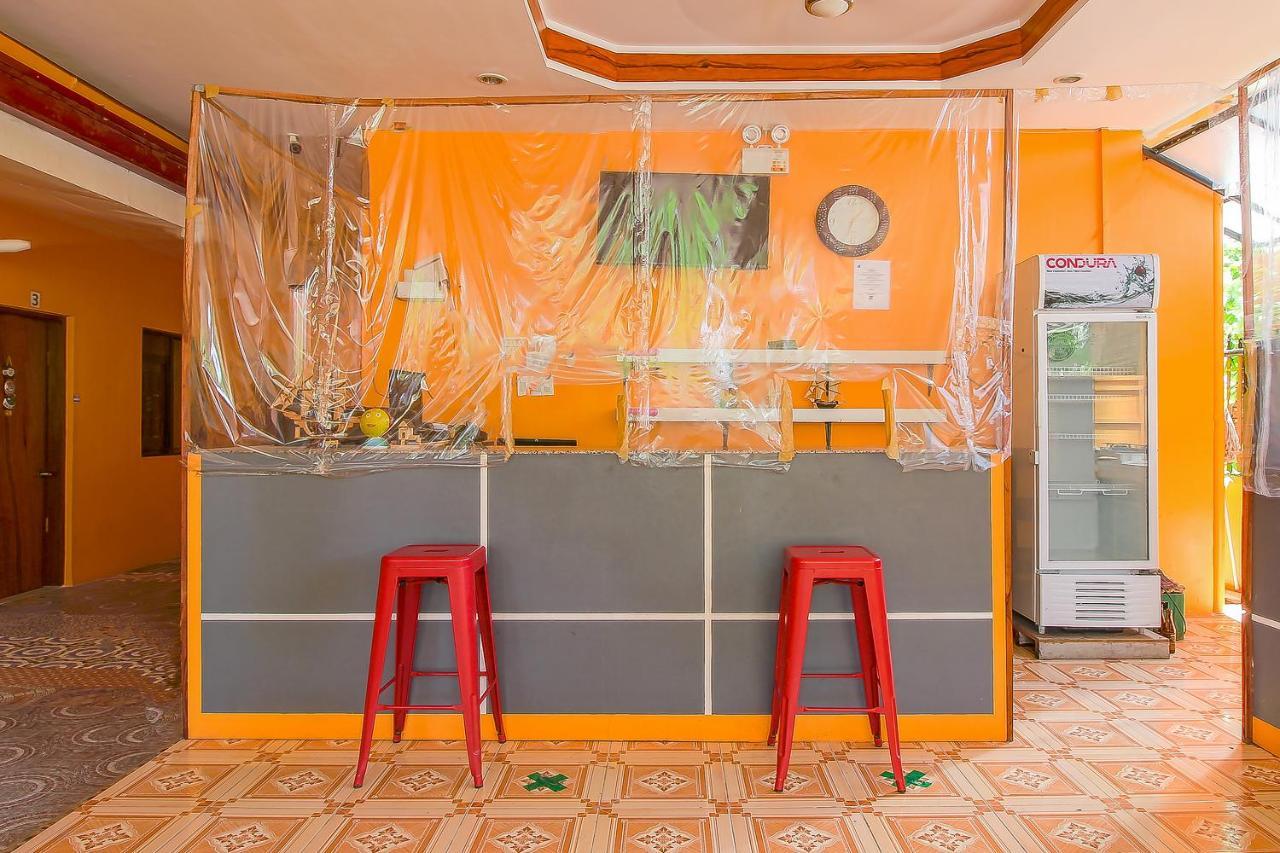 Oyo 770 J5 & Restobar Hotel 3*